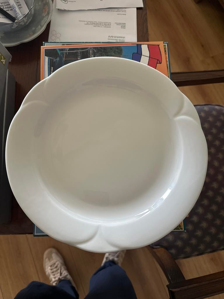 13 Arzberg borden, waarvan 1 met chipje, Ophalen, Gebruikt, Bord(en), Effen