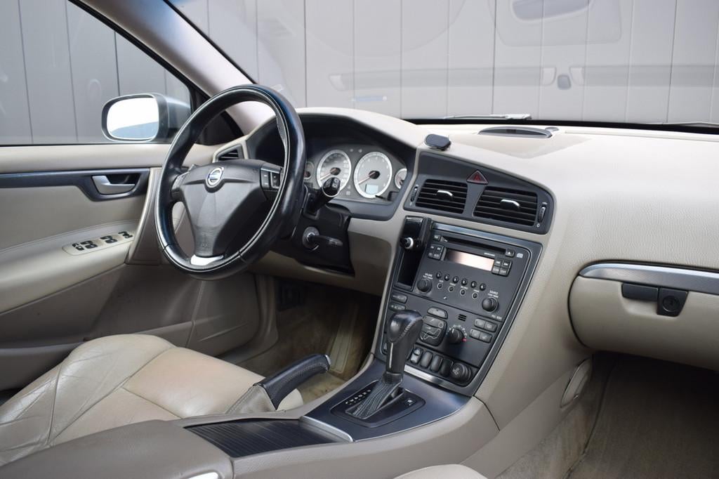 Volvo V70 2.0T Automaat Edition Sport Xenon | Beige Leder |, Auto's, Volvo, Gebruikt, 179 pk, 1600 kg, Euro 4