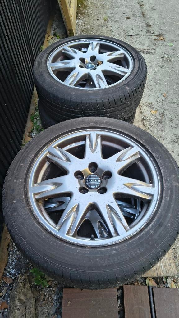 Volvo Velgen met Zomerbanden - 17 inch, Auto-onderdelen, Banden en Velgen, Ophalen, Gebruikt, Banden en Velgen, 17 inch