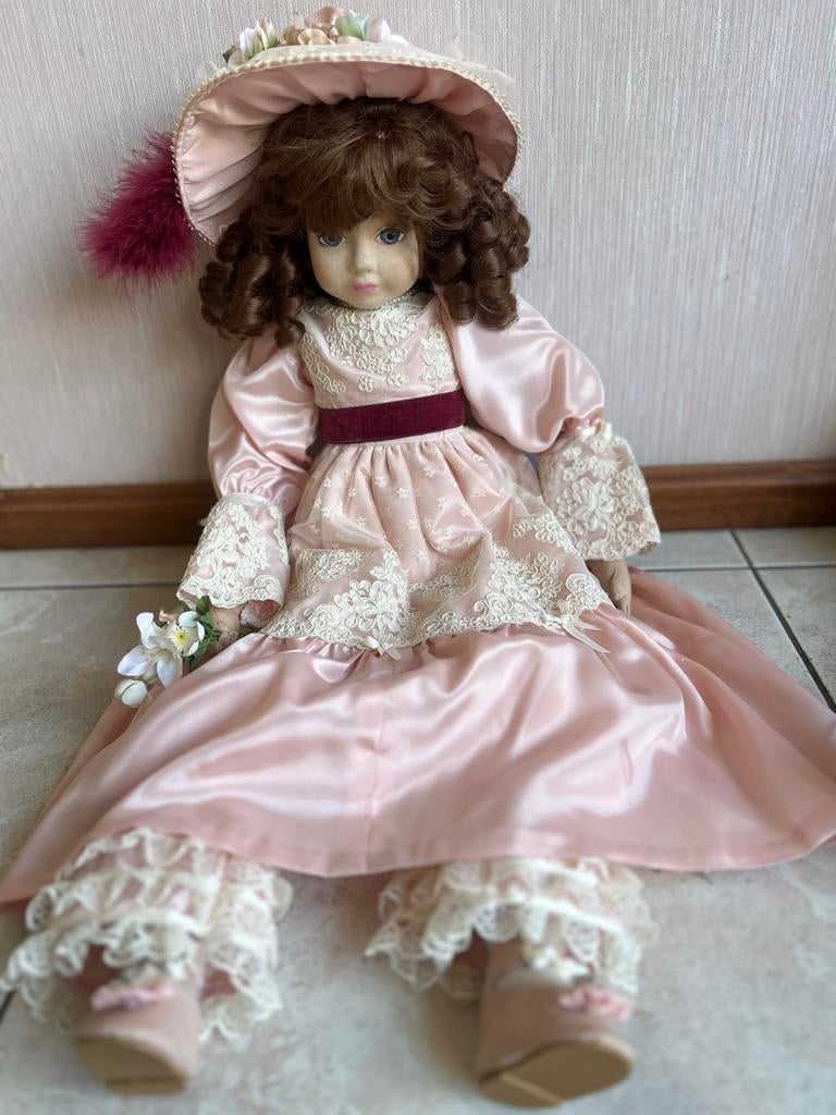 Handgemaakte pop, Ophalen of Verzenden, Zo goed als nieuw, Pop