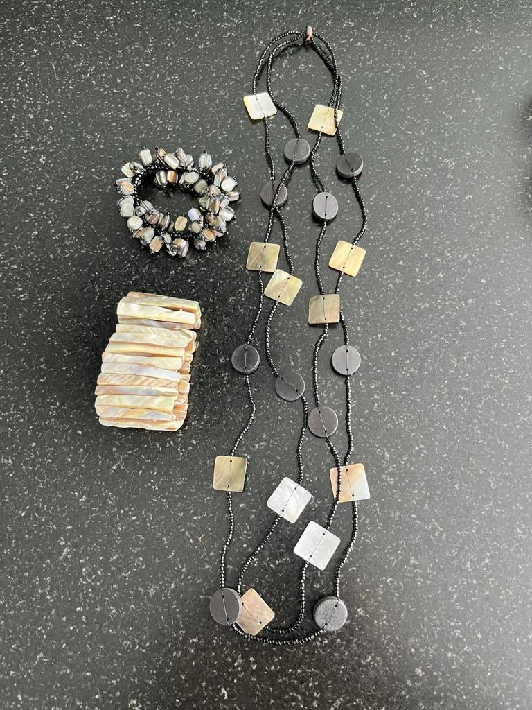 Ketting en 2 armbanden, Sieraden, Tassen en Uiterlijk, Kettingen, Ophalen of Verzenden, Gebruikt, Zwart, Overige materialen