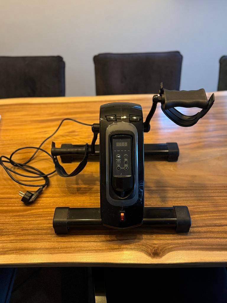 Tunturi tafel/stoelfiets, Sport en Fitness, Ophalen, Kunststof, Zo goed als nieuw, Stoelfiets