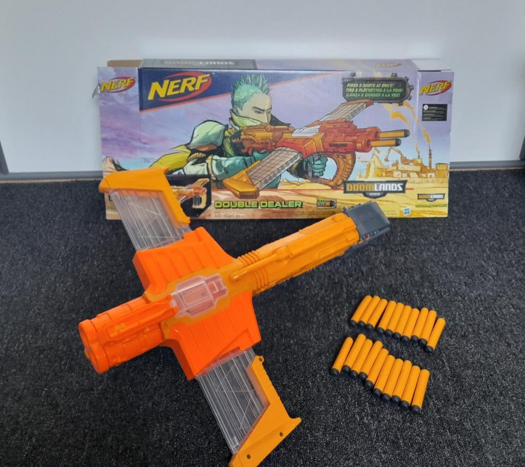 Nerf Doomlands Double Dealer Blaster met 20 pijltjes, Ophalen of Verzenden, Zo goed als nieuw, Jongen of Meisje