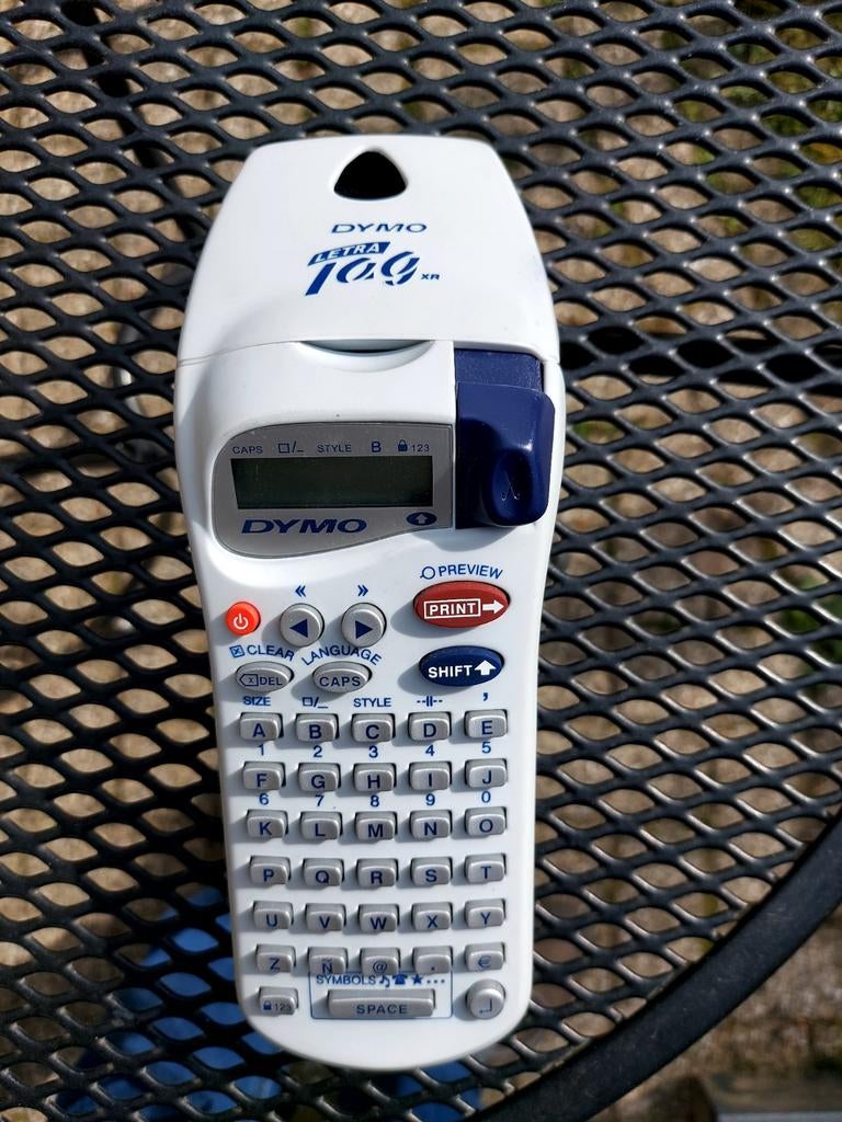 Dymo labelmaker, z.g.a.n. - print gemakkelijk labels, Computers en Software, Labelprinters, Ophalen of Verzenden, Zo goed als nieuw