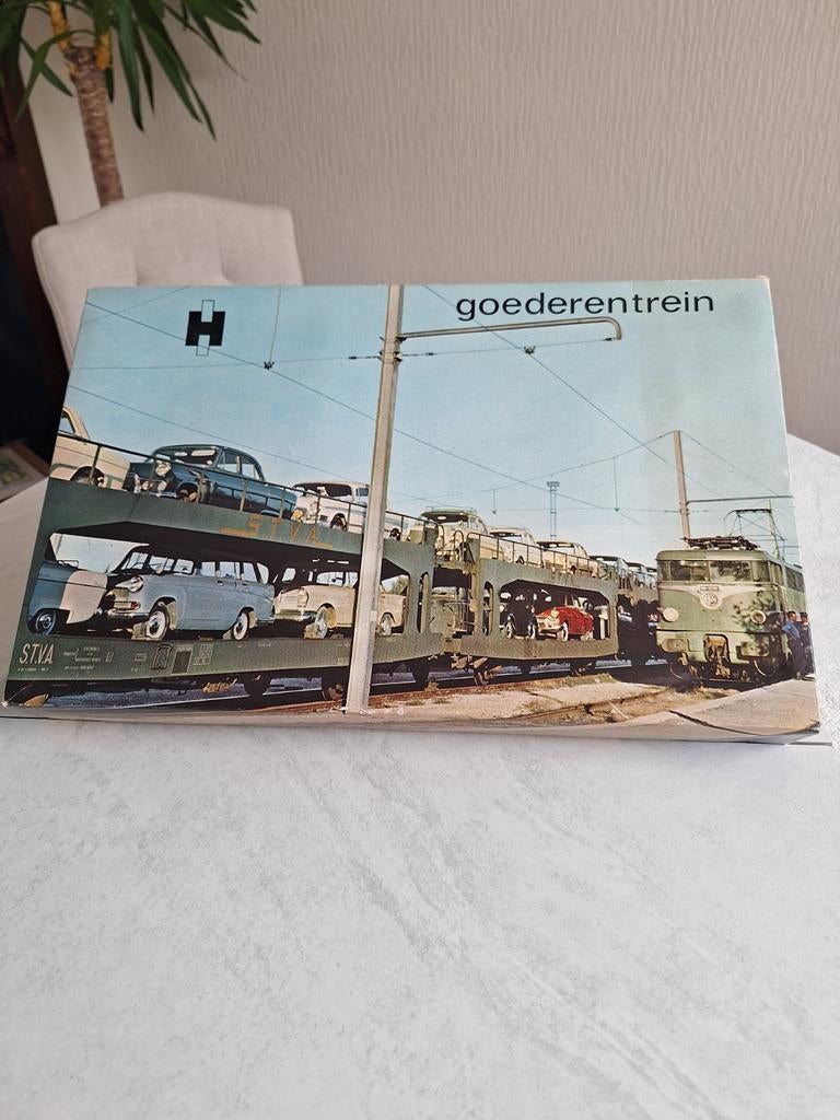HEMA  TREINSET uit 1970  / Inclusief  Extra Locomotief, Ophalen of Verzenden, Zo goed als nieuw, Gelijkstroom, Treinset