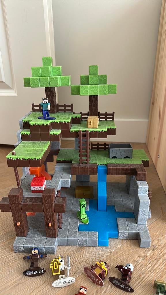 Minecraft overworld nano set, Ophalen, Zo goed als nieuw