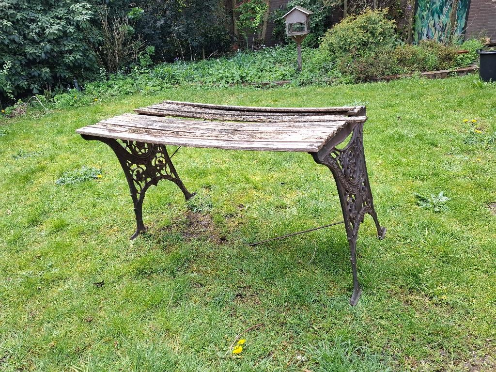 Tuintafel Frans Antiek, Ophalen