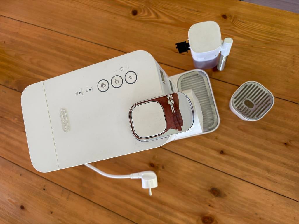 Nespresso DeLonghi Koffiezetapparaat - Wit, Witgoed en Apparatuur, Koffiezetapparaten, Ophalen, Gebruikt, Koffiemachine, Koffiepads en cups