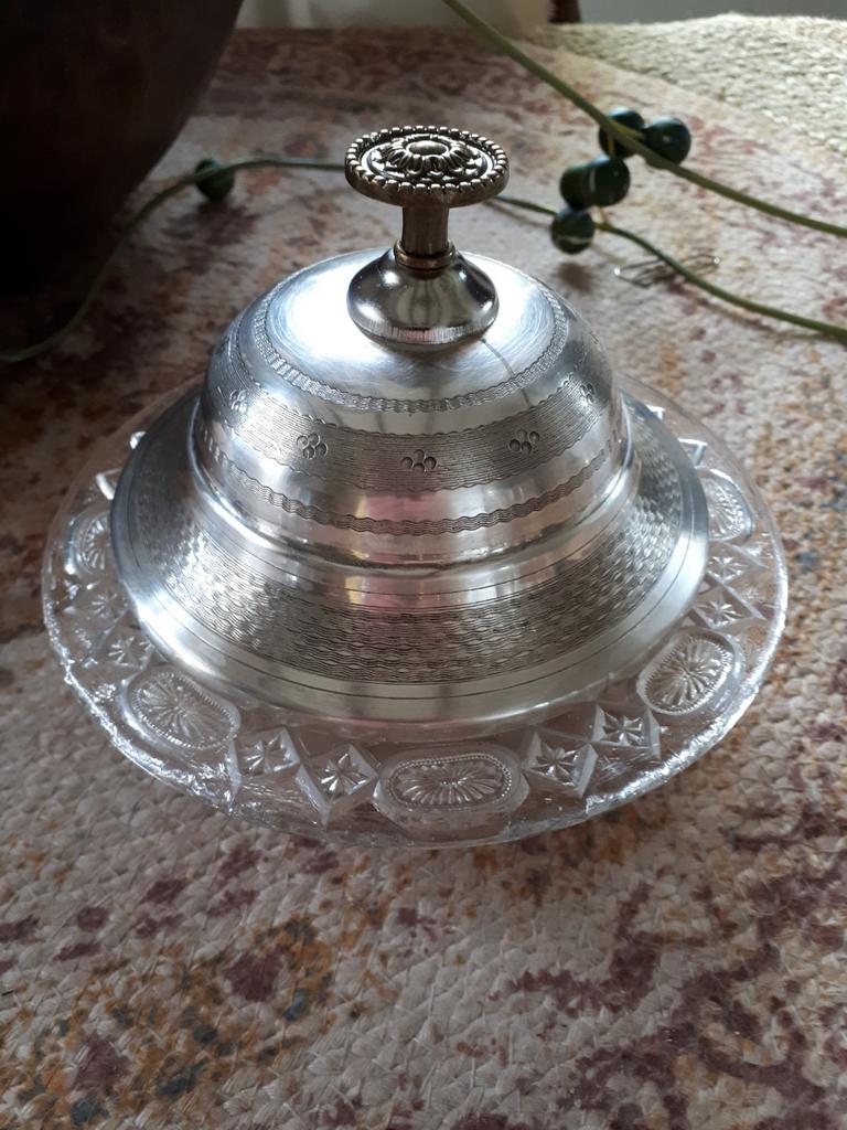 Antieke schaal glas met verzilverde deksel met koperknop, Antiek en Kunst, Ophalen of Verzenden
