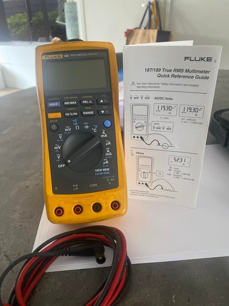 Fluke 189 True RMS Multimeter met Master Accessory Set, Ophalen of Verzenden, Zo goed als nieuw, Multimeter