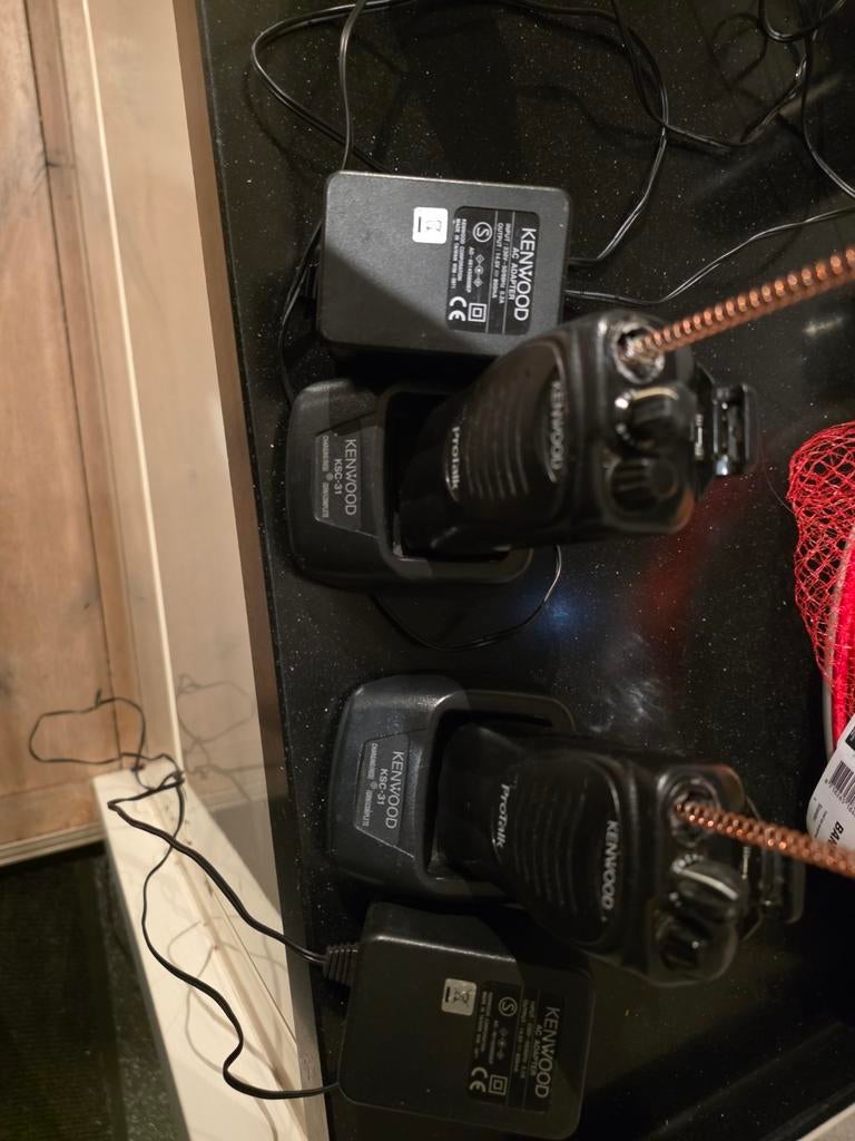 Kenwood ProTalk Portofoons (2x) met Laders, Ophalen of Verzenden, Gebruikt, 2 to 5 km, Portofoon of Walkie-talkie