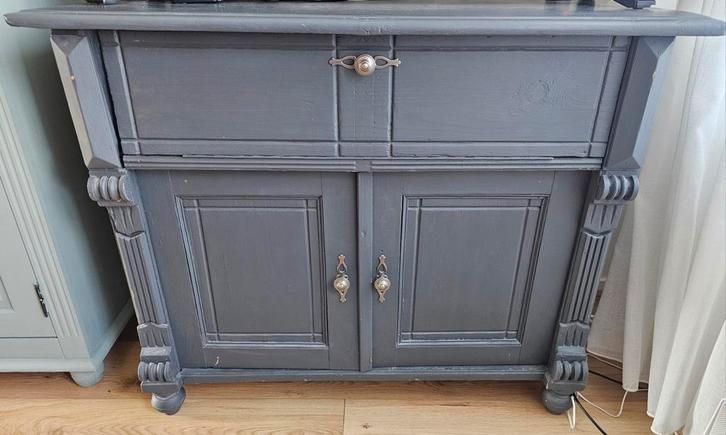 Mooi oud grenen kastje met opklapbaar blad., Huis en Inrichting, Kasten | Dressoirs, Gebruikt, 50 tot 100 cm, 25 tot 50 cm, Met deur(en)