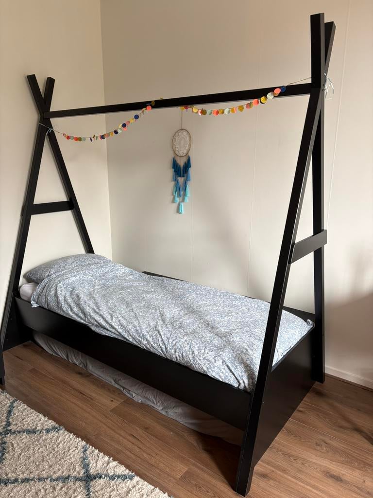 Bed eenpersoons, Kinderen en Baby's, Kinderkamer | Bedden, Ophalen, 85 tot 100 cm, Zo goed als nieuw, Lattenbodem