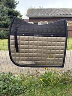 Equestrian stockholm dressuur, Dieren en Toebehoren, Paarden en Pony's | Dekens en Dekjes, Ophalen of Verzenden, Gebruikt, Dressuurdekje
