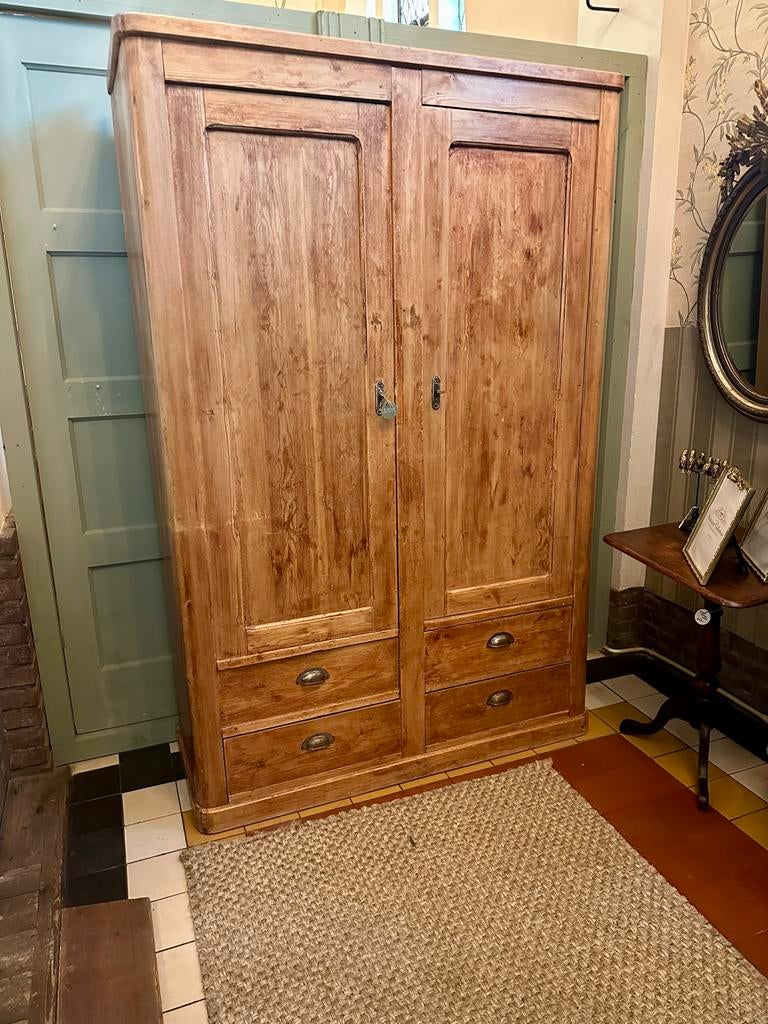 Massief houten kast met hang- en legruimte, Ophalen, Gebruikt, 100 tot 150 cm, -