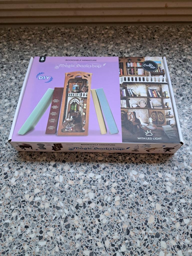Crafts & Co, miniature Magic Bookshop, Ophalen of Verzenden, Nieuw, Knutselwerk