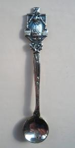 Zoutlepeltje. Melkmeisje met juk. Verzilverd. 90 ALAR, Ophalen of Verzenden