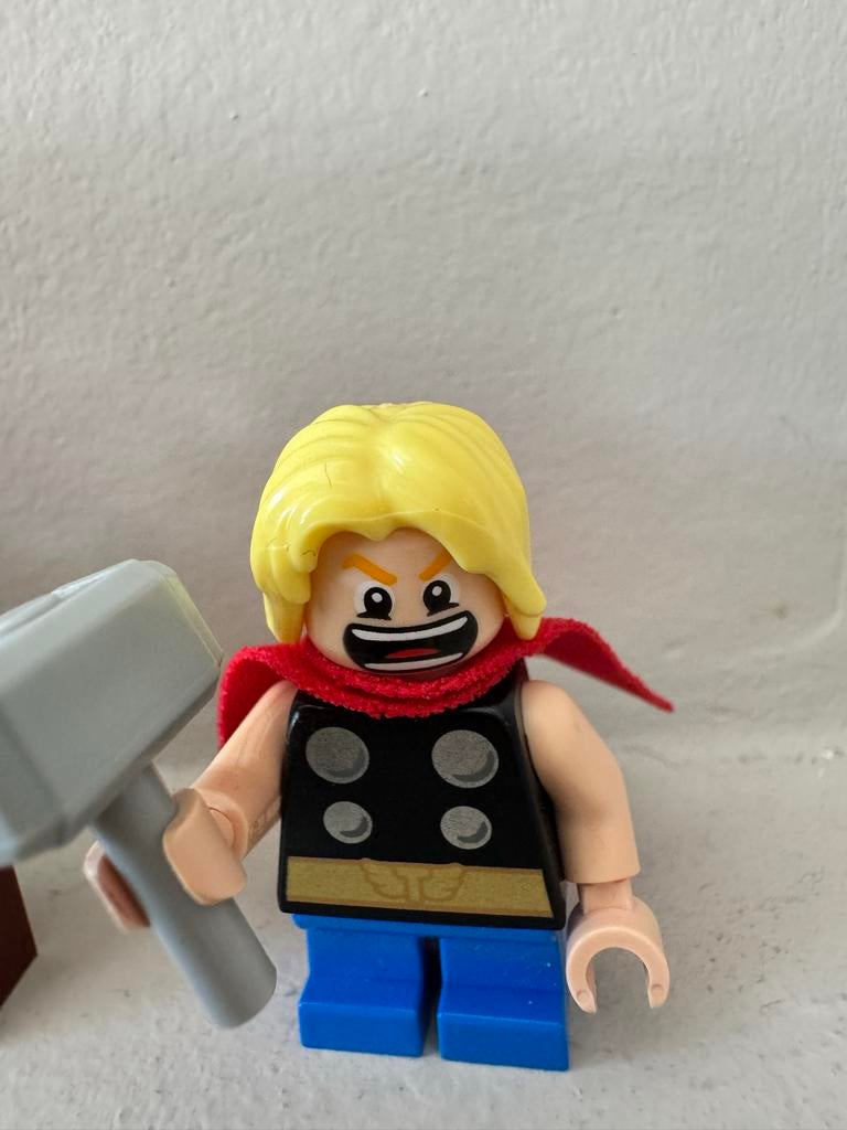 Lego Thor Minifiguur met hamer en rode cape, Gebruikt, Marvel, Lego, Ophalen of Verzenden
