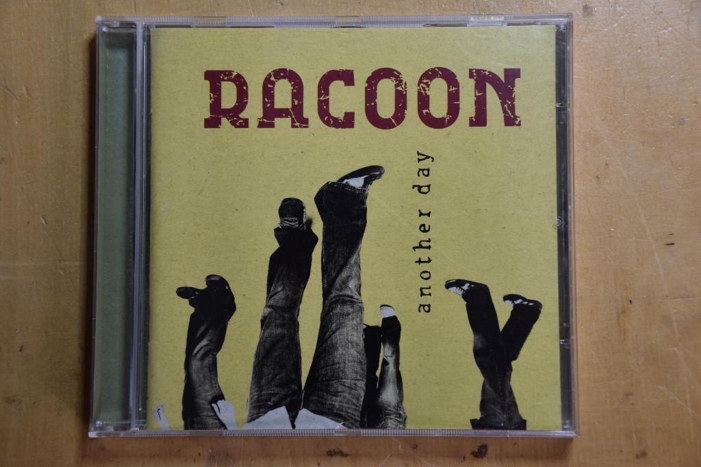 Racoon Another day, Ophalen of Verzenden, Zo goed als nieuw