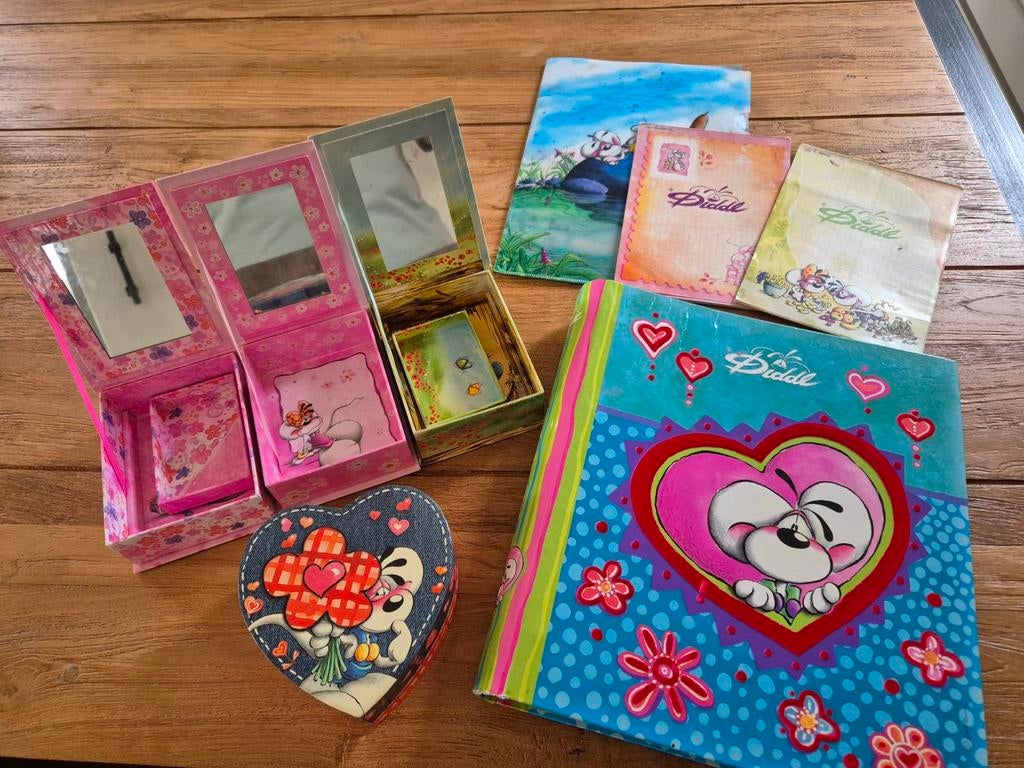 Grote verzameling Diddl plaatjes en doosjes, Verzamelen, Diddl, Ophalen of Verzenden, Verschillende figuren, Gebruikt, Plaatje of Poster