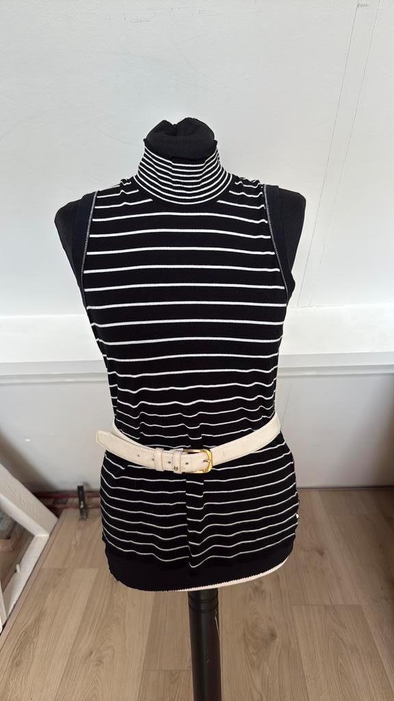 Marc cain truitje  viscose maat 5, Kleding | Dames, Tops, Zo goed als nieuw, Maat 38/40 (M), Korte mouw, Ophalen of Verzenden