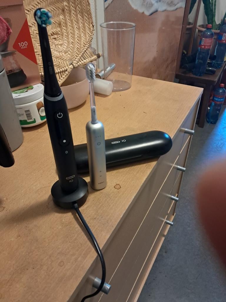 Elektrische tandenborstels Oral-B iO 8N & Laifen Wave., Ophalen of Verzenden, Nieuw, Tandenborstel