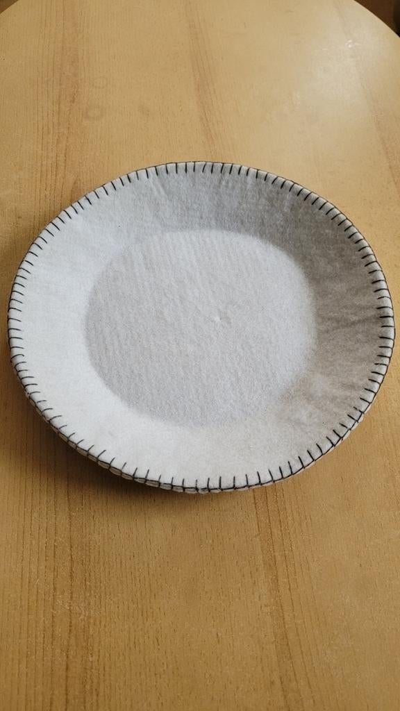 Vilten schaal/fruitschaal (nieuw) Doorsnee 34 cm., Ophalen of Verzenden