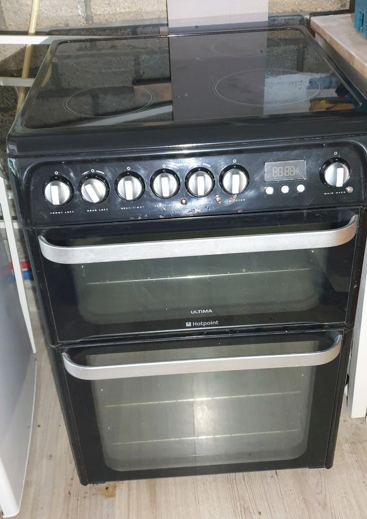 Hotpoint HUE61K Keramisch Elektrisch Fornuis, Witgoed en Apparatuur, Fornuizen, Ophalen, Gebruikt, 60 cm of meer, Keramisch