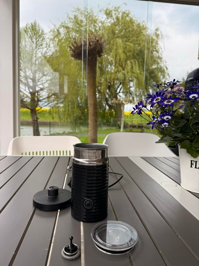 Nespresso Aeroccino Melkopschuimer - Perfect Melkschuim, Witgoed en Apparatuur, Melkopschuimers, Ophalen of Verzenden, Zo goed als nieuw