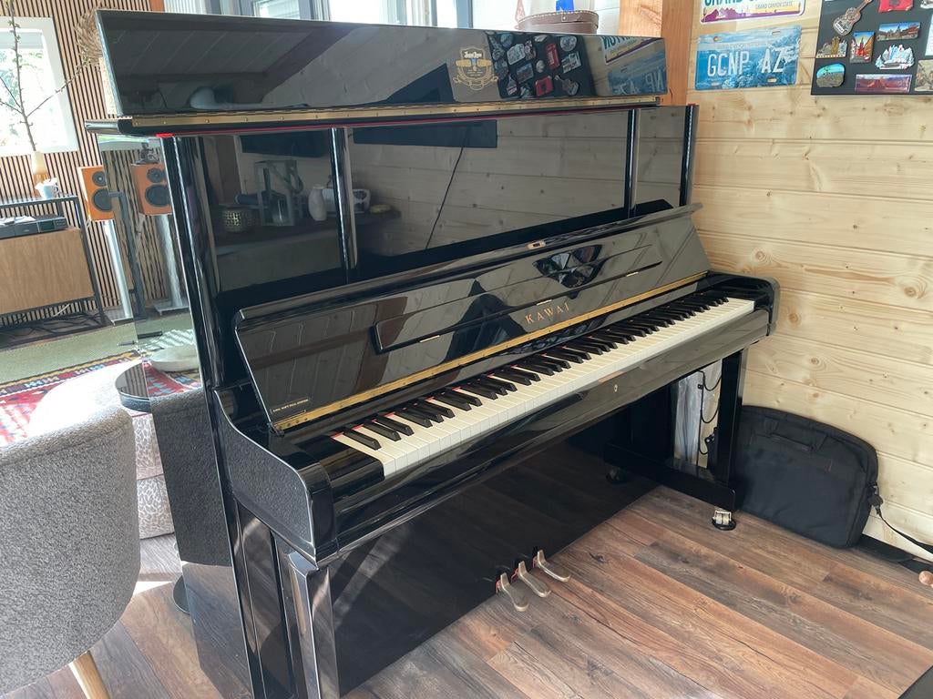 Kawai K-5 Piano - Hoogglans Zwart, Zo goed als nieuw, Muziek en Instrumenten, Ophalen, Zwart, Zo goed als nieuw, Piano