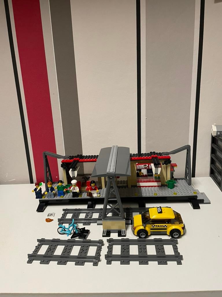 LEGO city 60050 treinstation, Kinderen en Baby's, Speelgoed | Duplo en Lego, Ophalen of Verzenden, Zo goed als nieuw