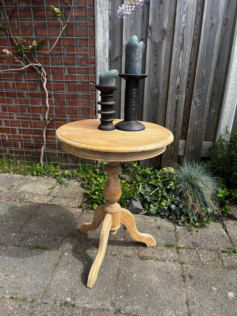 Houten wijntafel met sierlijke poot, Ophalen