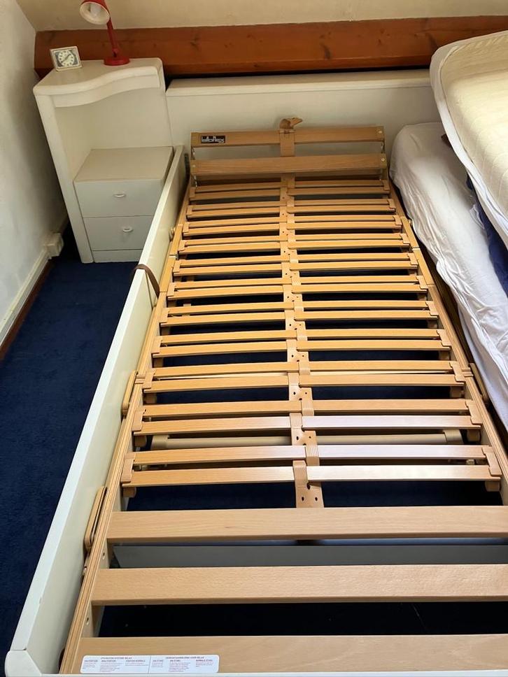 2 persoonsbed 2.10 x 90 cm met verstelbare bodems, Huis en Inrichting, Slaapkamer | Bedden, Gebruikt, Tweepersoons, Overige maten