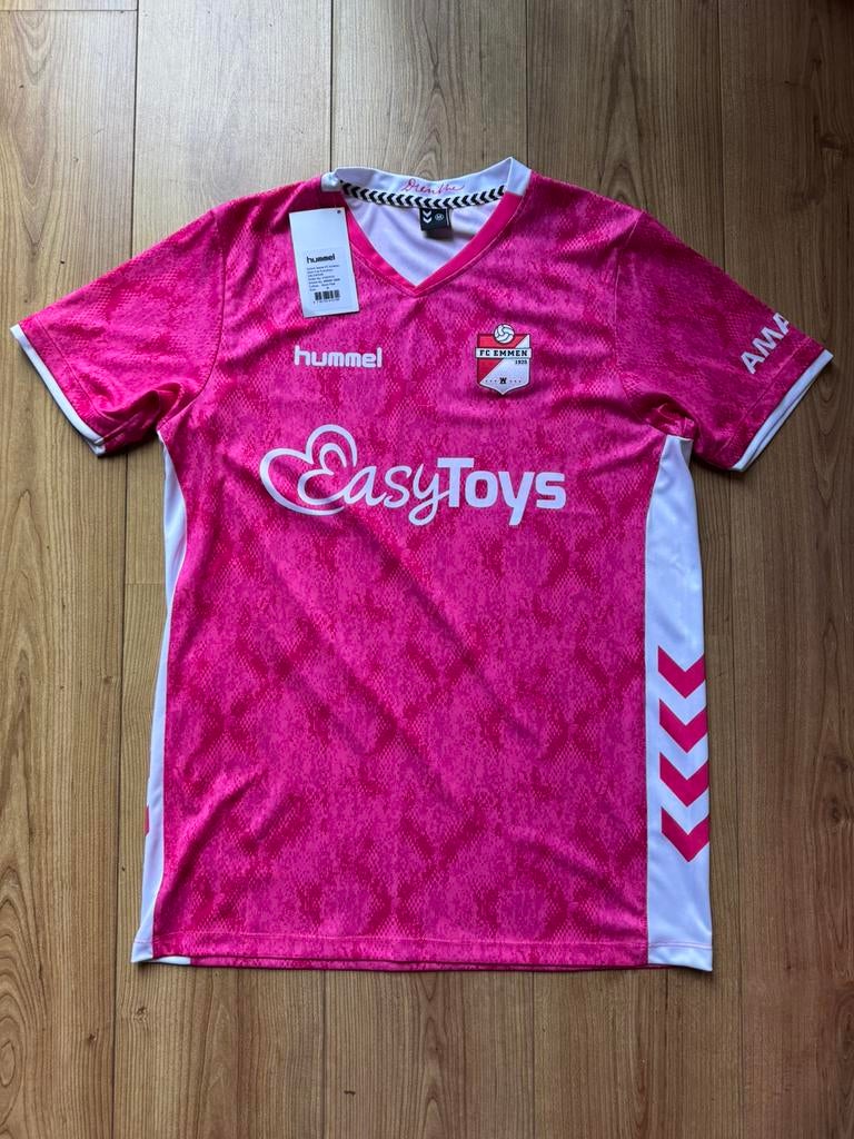 Voetbalshirt FC Emmen roze nieuw!, Ophalen of Verzenden, Zo goed als nieuw, Shirt