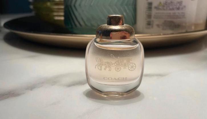 Coach Dames Mini Parfum - Leuk voor verzamelaars!, Sieraden, Tassen en Uiterlijk, Uiterlijk | Parfum, Zo goed als nieuw, Ophalen of Verzenden