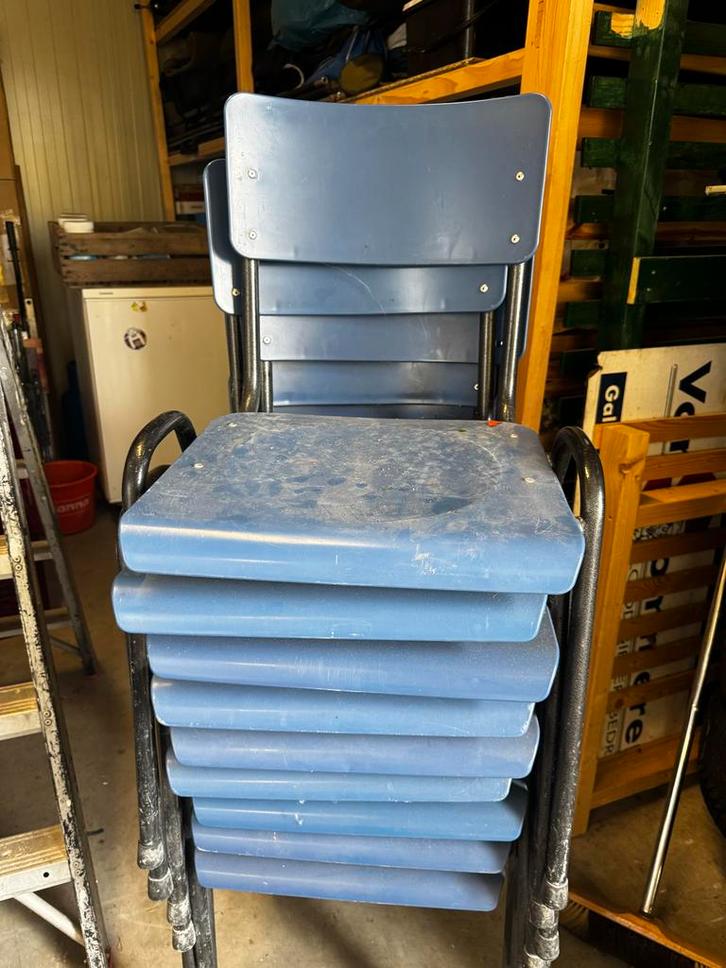 Stapelstoelen - 9 stuks, Huis en Inrichting, Stoelen, Gebruikt, Vijf, Zes of meer stoelen, Kunststof, Blauw, Ophalen
