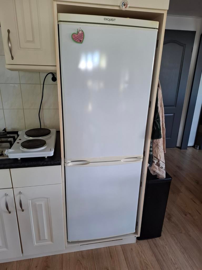 Koelkast met vriesgedeelte - Gratis af te halen!, Witgoed en Apparatuur, Koelkasten en IJskasten, Ophalen of Verzenden