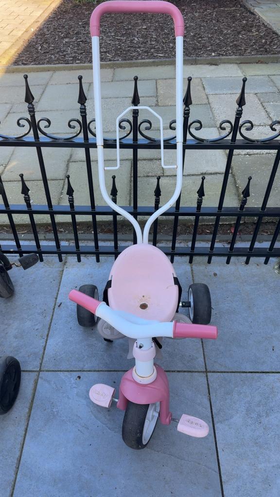 Roze driewieler met duwstang - veel plezier gehad!, Fietsen en Brommers, Fietsen | Driewielers, Gebruikt, Duwstang, Ophalen of Verzenden