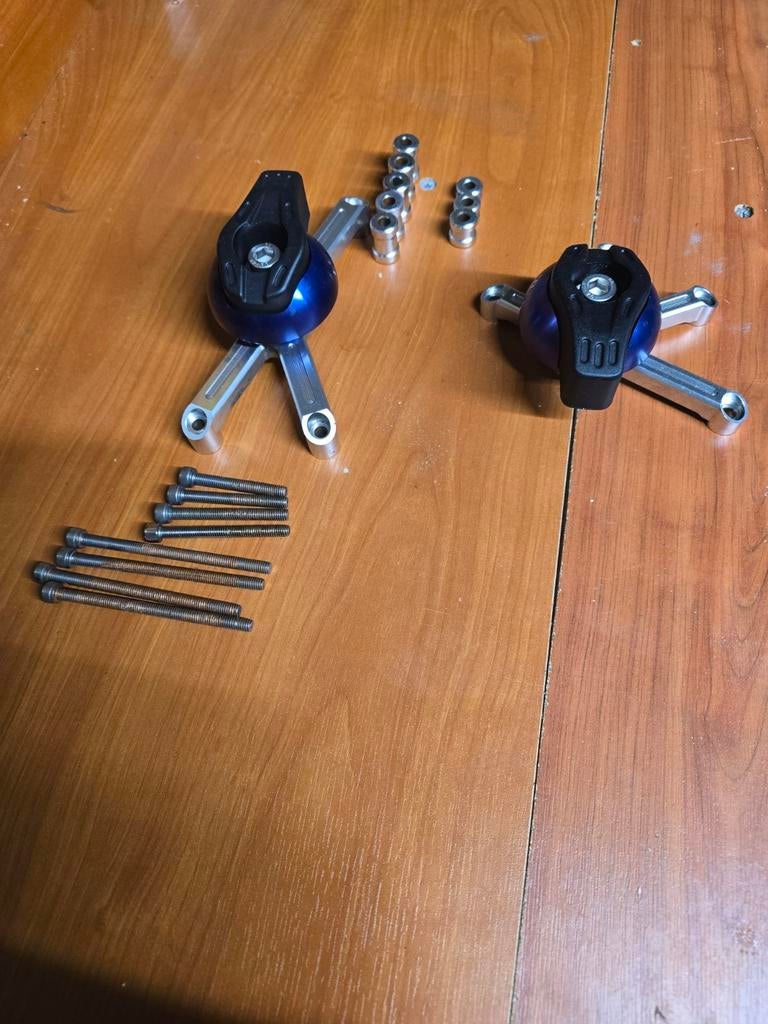 Gsxr 750 framebescherming (crash sliders)., Motoren, Ophalen of Verzenden