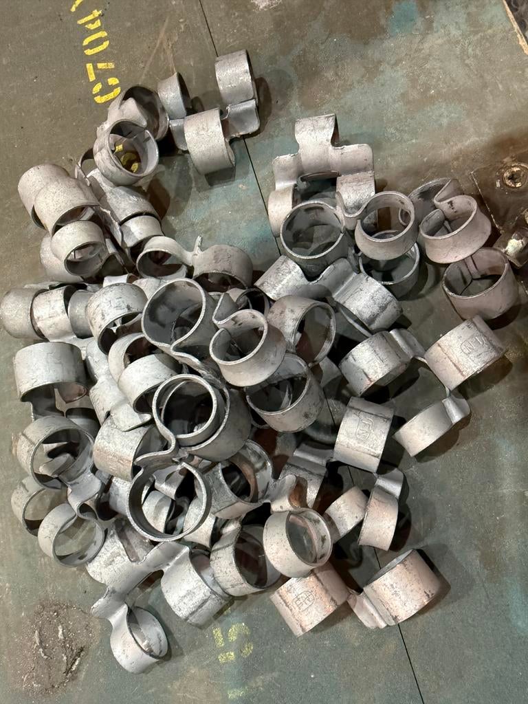 Staalkleurige FN .50 schakels voor hulzen, Verzamelen, Militaria | Algemeen, Ophalen of Verzenden, Landmacht, Nederland, Hulzen of Bodemvondsten