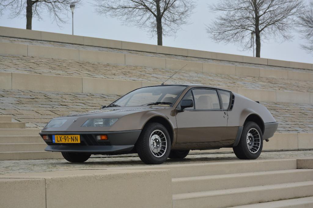 Renault Alpine A310 2.7 V6 1985 Bruin, Auto's, Renault, Bedrijf, Alpine A310, Benzine, Coupé, Handgeschakeld, Origineel Nederlands