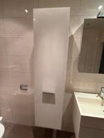 Moderne hoge badkamerkast met glazen planken, Huis en Inrichting, Badkamer | Badkamermeubels, Ophalen, (Half)hoge kast, Minder dan 50 cm