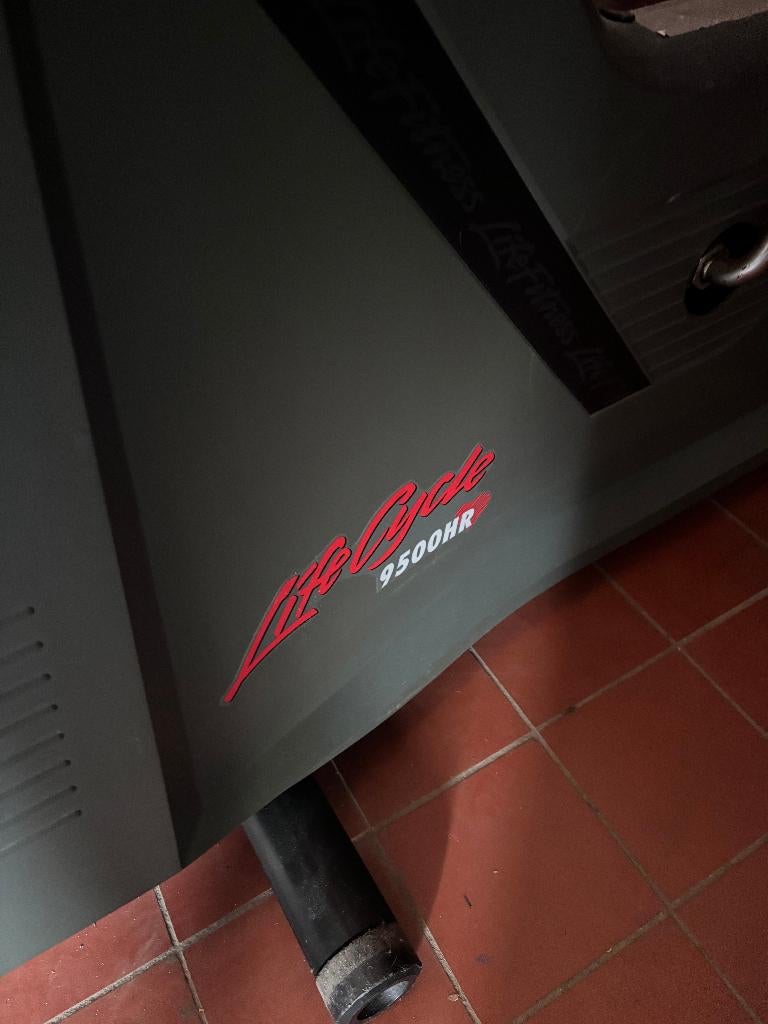 Life Fitness 9500HR Hometrainer Sportfiets Cardio, Ophalen, Overige materialen, Gebruikt, Benen