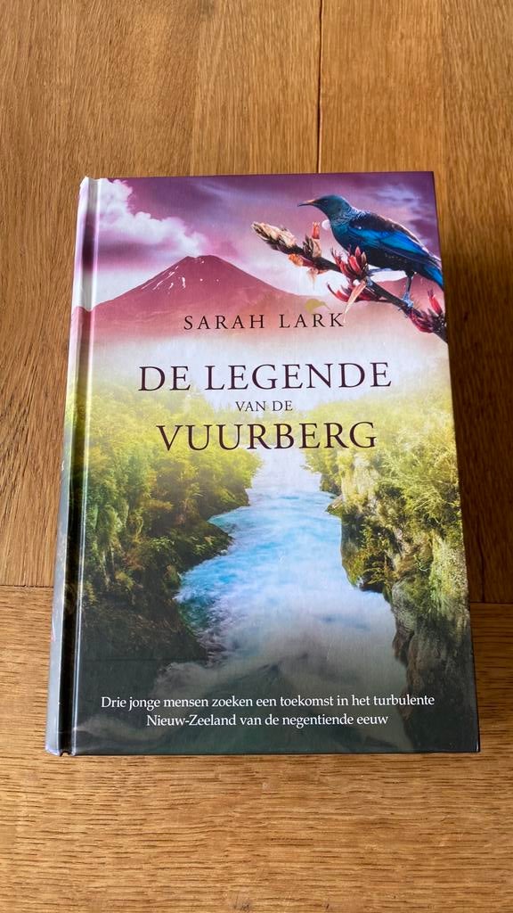Sarah Lark - De legende van de vuurberg, Ophalen of Verzenden, Sarah Lark