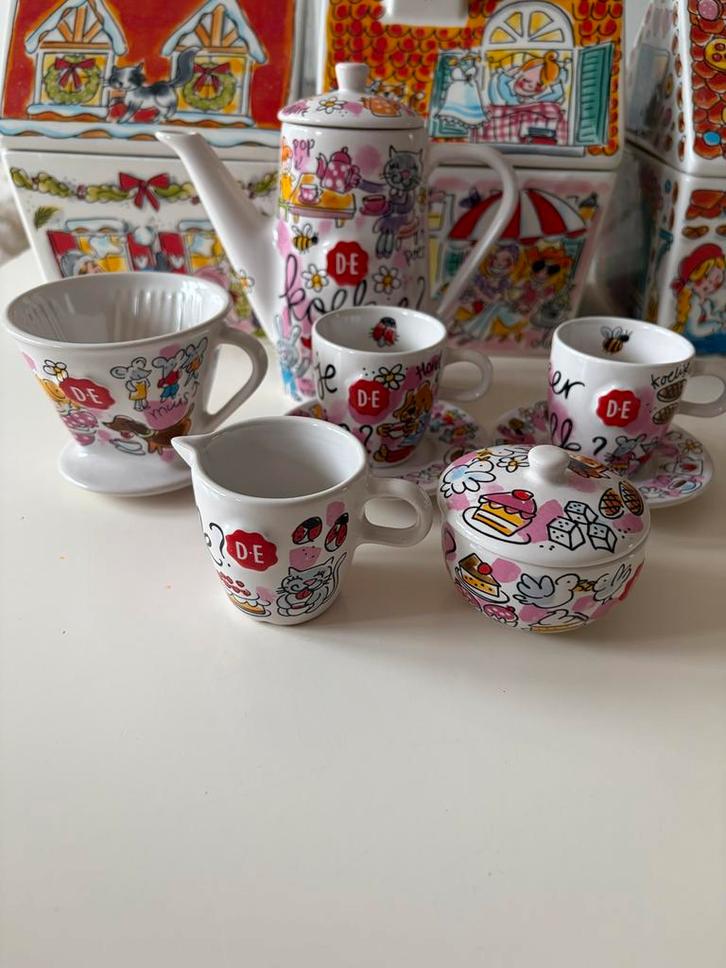 Blond Amsterdam serviesje DE/ Douwe Egberts kinderserviesje, Huis en Inrichting, Keuken | Servies, Nieuw, Blond Amsterdam, Ophalen of Verzenden