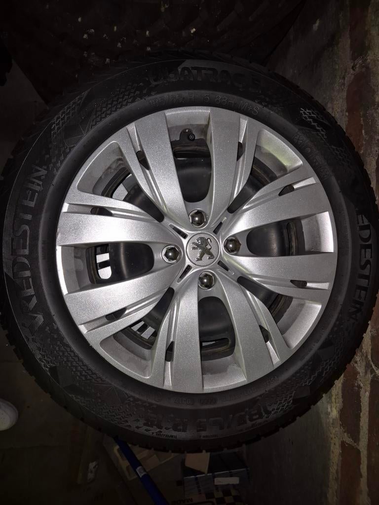 Vredestein all sesion banden Peugeot 208, Auto-onderdelen, Banden en Velgen, Ophalen, Gebruikt, 15 inch, 185 mm