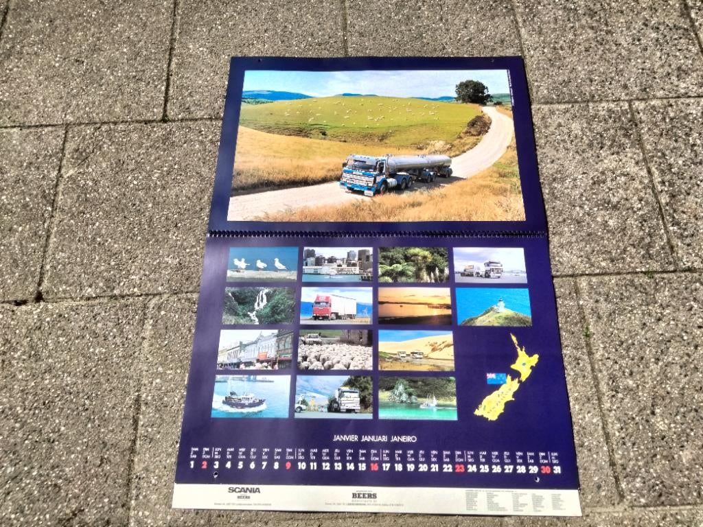 Scania Vrachtwagen kalenders 1994 en 1990, Boeken, Ophalen of Verzenden, Gelezen, Algemeen