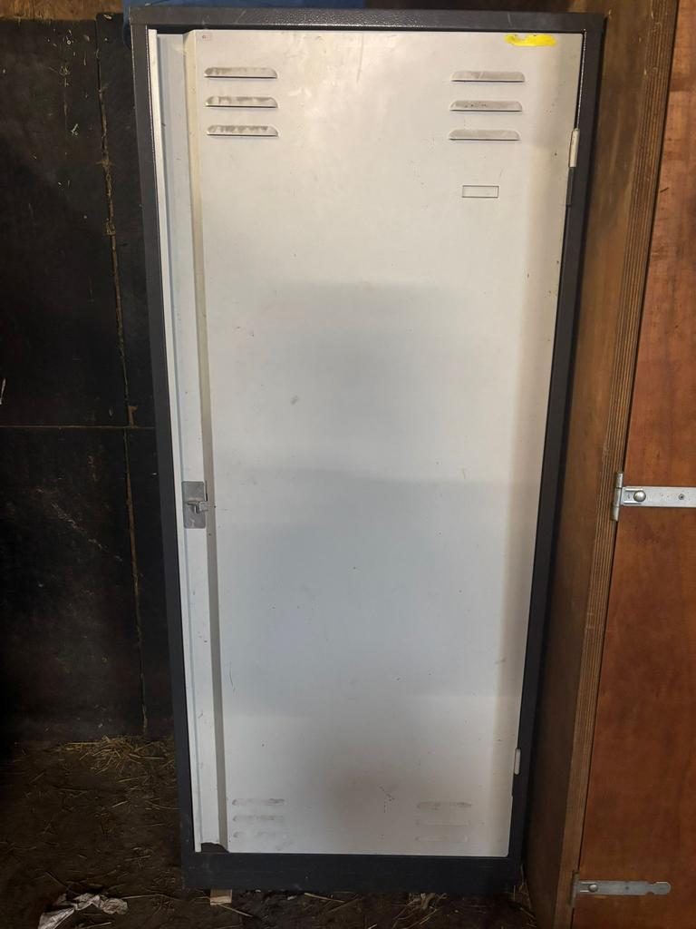 Stalkast “ zadelkast “ psu kast stal staal stalen, Ophalen, Gebruikt, Overige soorten