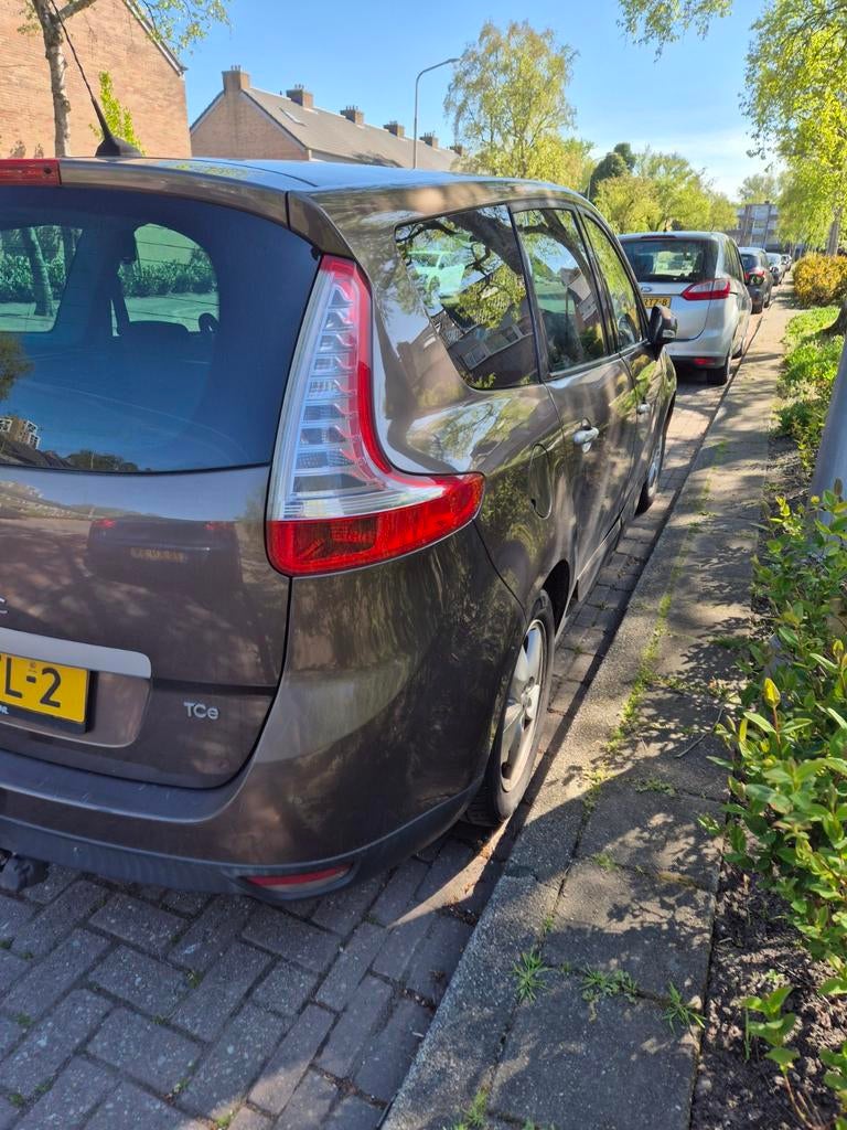 Renault Grand Scenic 1.4 TCE 5P 2010 Bruin, Auto's, Voorwielaandrijving, 745 kg, Bruin, 75 €/maand