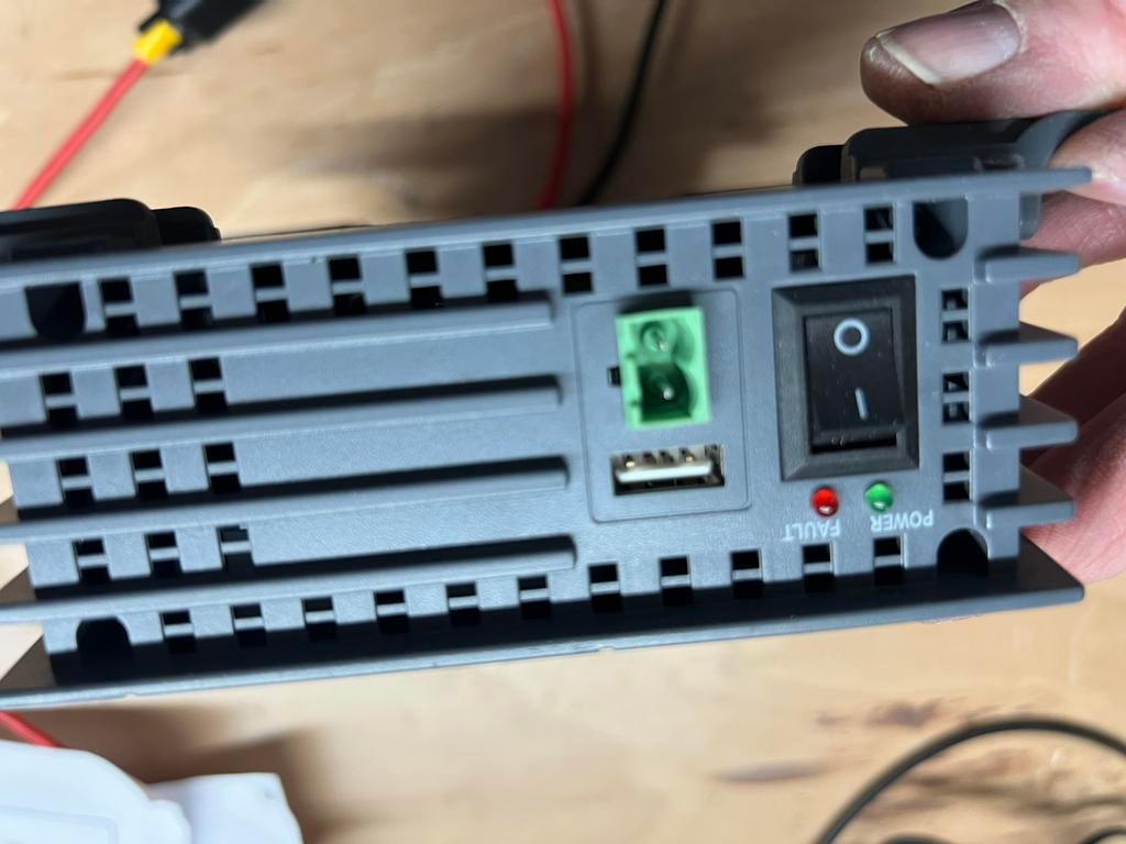 WAECO SinePower MSI 412 Pure Sinus Omvormer 12V naar 230V, Ophalen of Verzenden, Gebruikt